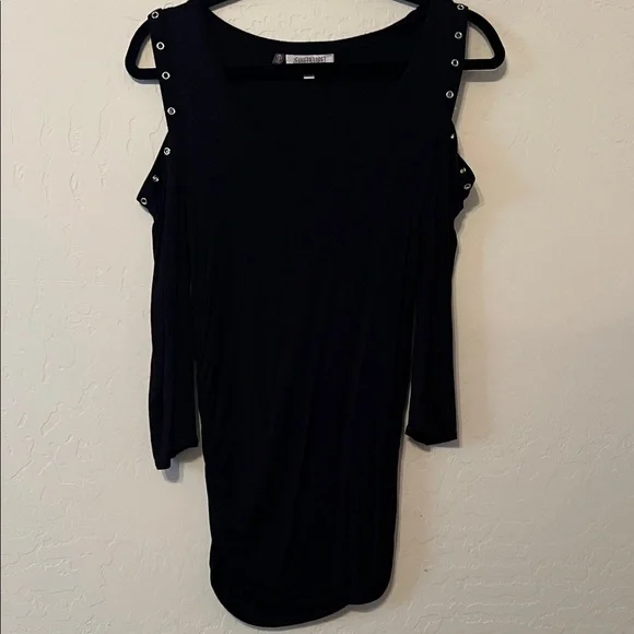 Jennifer Lopez Black Cold Shoulder top - Picture 1 of 4